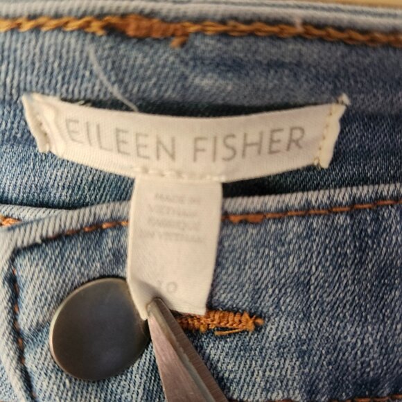 Eileen Fisher	Women's Organic Soft Stretch Pant High Low Raw Hem Jeans Size 10 - Picture 5 of 6